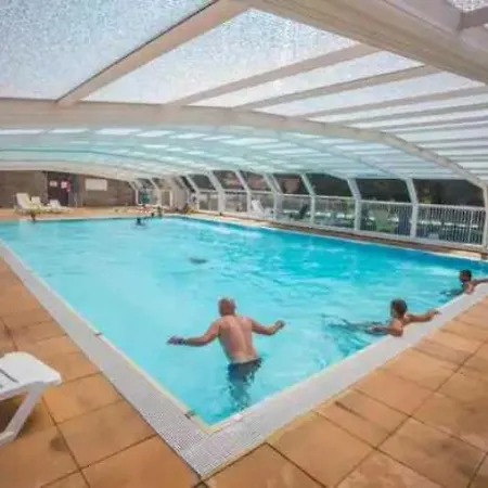 4 Etoiles - Piscine - Eed0ff *